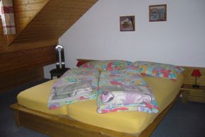 FEWG No. 2: Teil Schlafzimmer mit Doppelbett