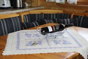 Essecke im offenen Wohnzimmer