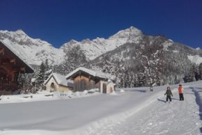 Kinder beim Skifahren