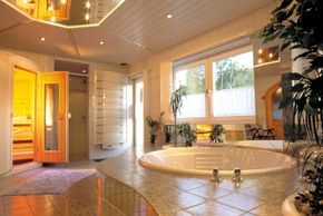 Sauna,Whirlpool, Solarium