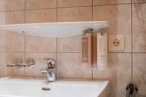 Sparende Seifenspender und Bodylotion in allen Bädern