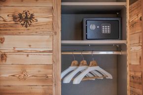 mit viel Liebe zum Detail hat Chef Andreas die Wohnung frisch renoviert