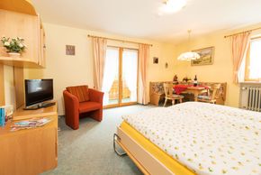 Doppelzimmer m. Sitzecke