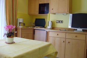 1-Raum Apartment mit Balkon 2 getrennte Betten