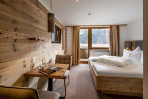 Doppelzimmer Deluxe mit Balkon