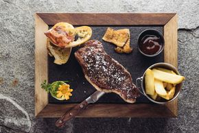 Dry Aged Steak im Genusshotel Vermala - À la carte Restaurant Ursprung in St. Gallenkirch