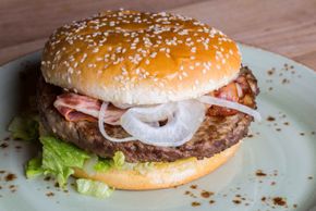 Alm-Burger vom eigenen Bio-Rind