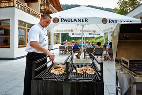 Grill auf der Sonnenterrasse