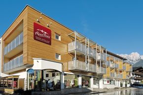 Außenansicht im Sommer