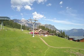 Mitten in der herrlichen Berg- und Wanderwelt im Sommer