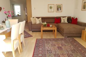 Wohnzimmer und Esszimmer Wohnung A