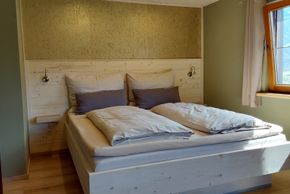 Schlafzimmer a. Wiese