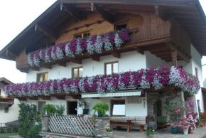 vorderansicht Haus Taxacher