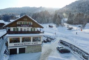 Hotel im Skigelände