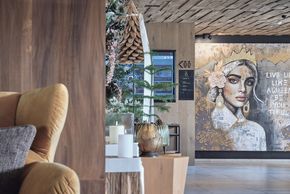 Kunst trifft Design – die Lobby der HOCHKÖNIGIN in Maria Alm