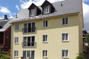 Rückseite Haus mit Garten