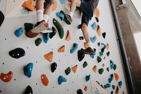 Für Kinder gibt es eine eigene Kletterwand zum Austoben.