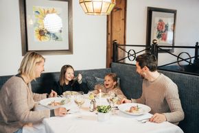 Detaillierte Infos zur Unterkunft Hotel GUT Trattlerhof & Chalets