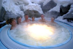Whirlpool im Freien im Winter