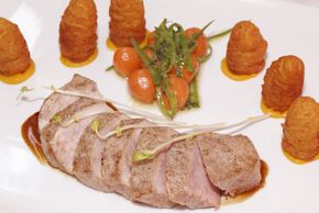 rose gebratener Kalbsrücken mit Karotten