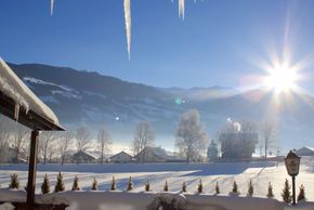 Blick beim Frühstück auf die Zillertaler Berge