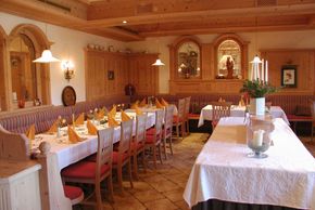 Detaillierte Infos zur Unterkunft Hotel Alpenland