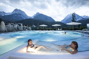 Aussenbecken des Bogn Engiadina Scuol