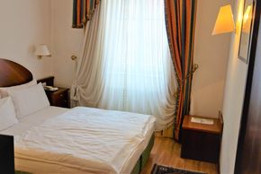 Biedermeier Mini Zimmer im Hotel Corso in Bruneck