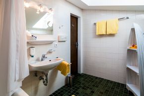 Badezimmer mit Badewanne