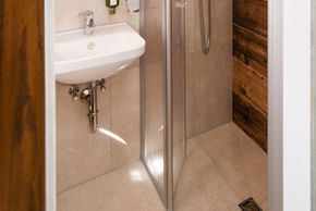 Badezimmer vom Standard Doppelzimmer