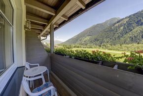 Ausblick auf die umliegende Bergwelt im Hotel Flattacher Hof in Kärnten