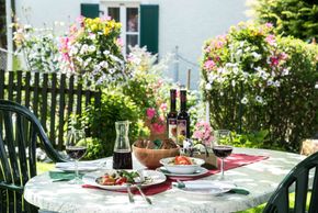 Gastgarten im Sommer