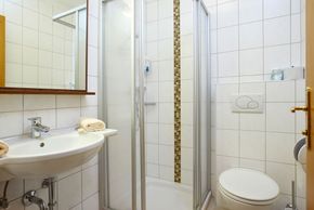 Badezimmer im Hotelzimmer (Beispiel)
