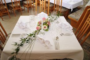 Festl. gedecketer Tisch