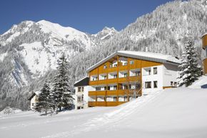 Hotel Sonnblick Winteransicht