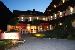 Hotel-Ansicht Abendstimmung