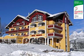 Hotel mit Dachstein