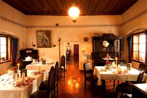 Romantischer Rittersaal im Schloss Thannegg