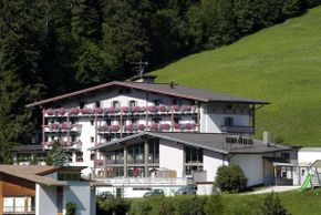 Hotel Serena im Sommer