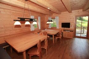 Essbereich in der Hütte SEP-STM