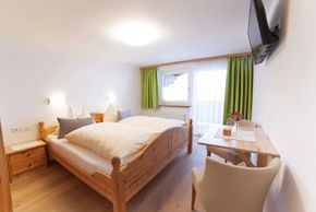 Doppelzimmer mit Balkon