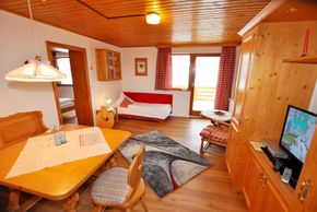 Beispiel Wohnraum mit Schlafcouch