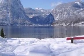 Hallstätter See in Obertraun im Winter