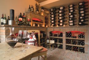 Rotweinkeller im Hotel Montana