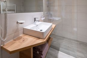 DU/WC FEWO für 6 Personen