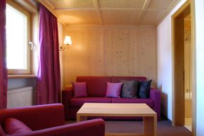 Couch im großen Doppelzimmer