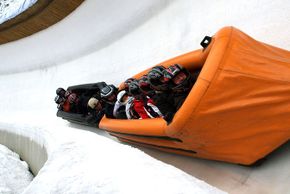 Ice Rafting Fahrt in der Rennschlitten- und Bobbahn Oberhof