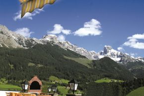 Von unserem Hotel aus hat man einen herrlichen Blick auf die Salzburger Dolomiten.