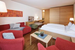 gemütliche Zimmer und Suiten direkt an der Piste