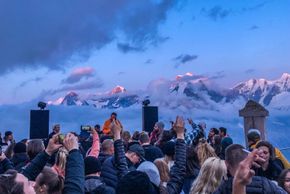 After a perfect day on the slopes, a party is a must!